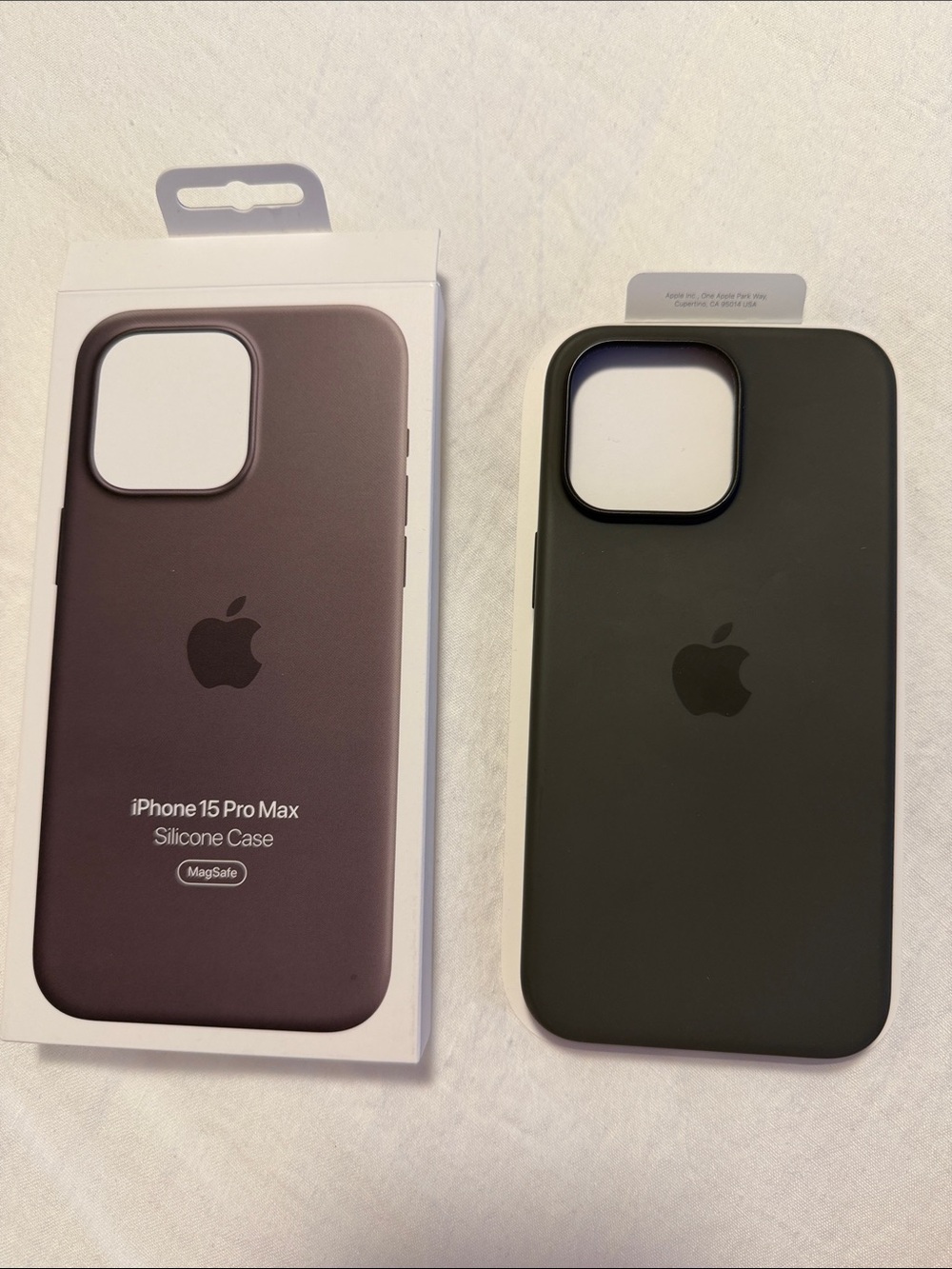 Apple Silicone iPhone 15 Pro Max Case - Clay
